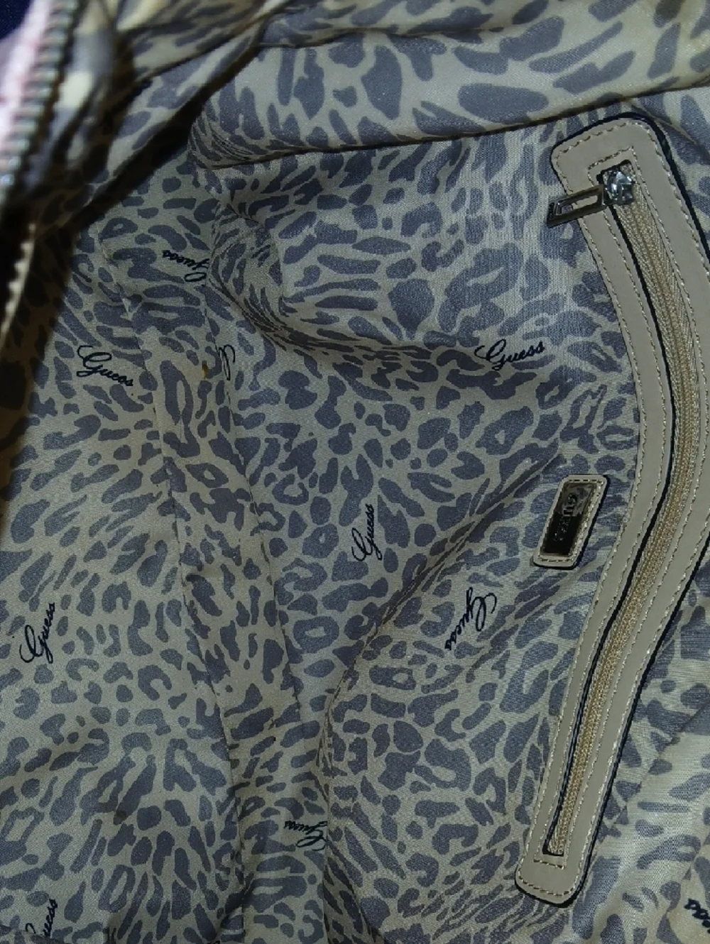 Guess Pink handbag patterned purse logo print vegan leather feminine style